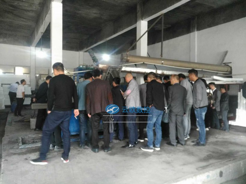 业内友人参观考察杭州云欧数控